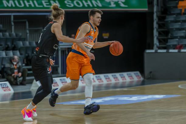 本场比赛的 本场比赛的