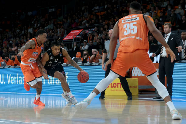 反超成为东 反超成为东